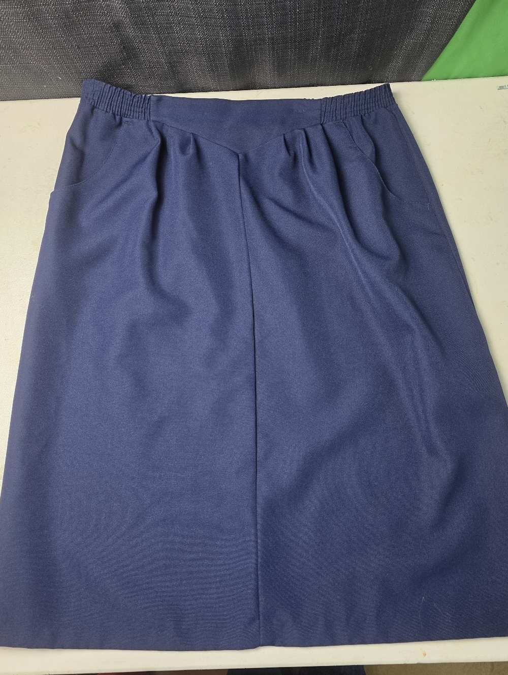Vintage Patchin Place Women's 18 Elastic Waist Polyester 27" Long Skirt